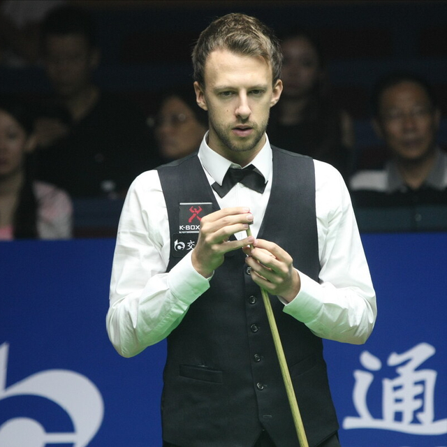 跳水队员在 跳水队员在